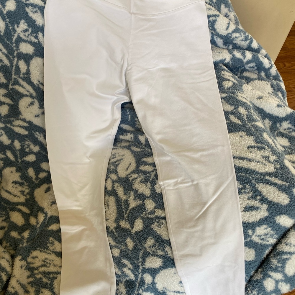 Time and Tru Classic White Leggings